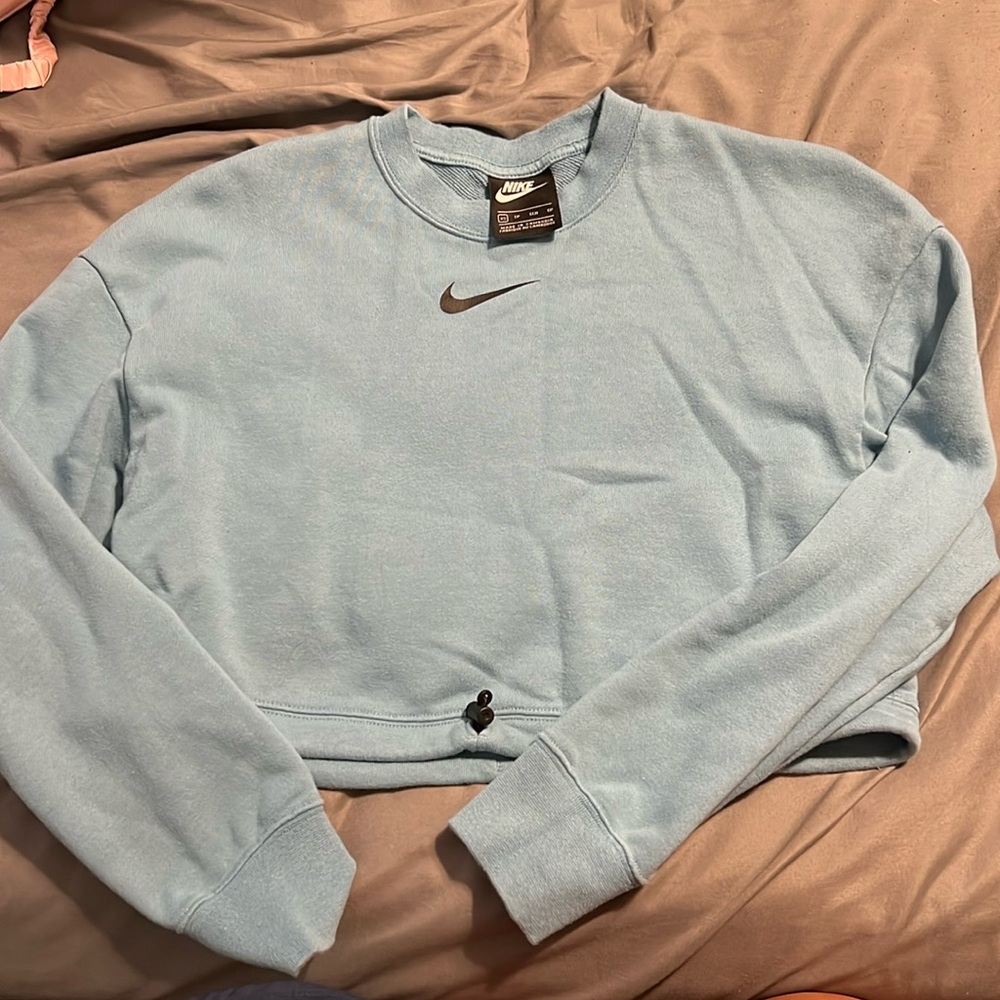 Nike cropped crewneck size small